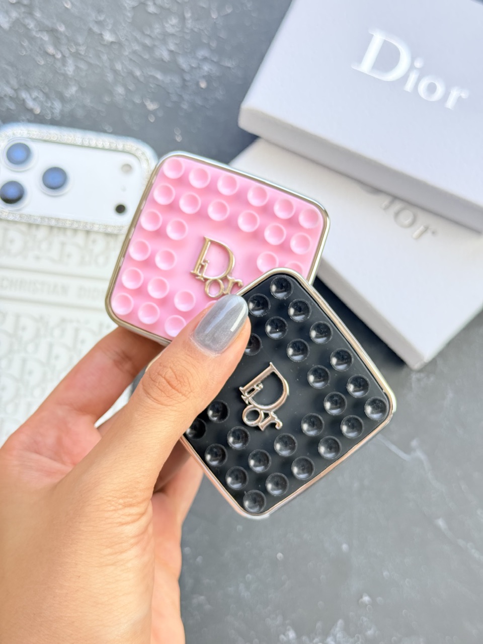 هولدر چسبونکی Dior(همراه با پک)