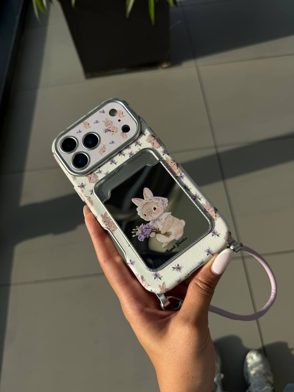 قاب flower rabbit آیفون همراه با آویز